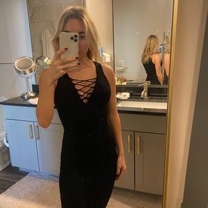 Knit lace up body con dress in great condition